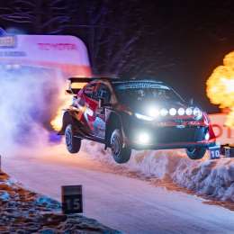 WRC: Katsuta encabeza el 1-2-3 de Toyota tras un ajustado mano a mano con Evans