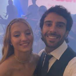 Manu Urcera acompañó a Nicole Neumann en la impactante fiesta de 15 de Allegra Cubero