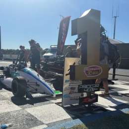 Fórmula Uno Argentina: Yasbik comienza su reinado como campeón con un doble triunfo