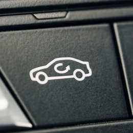 ¿Para qué sirve activar la recirculación de aire en los vehículos?