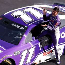 NASCAR: Denny Hamlin ganó en Las Vegas tras un intenso final con Chase Elliott