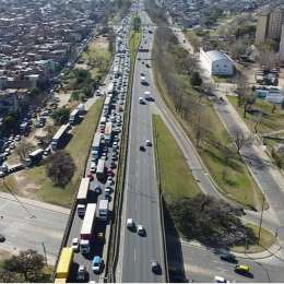 Las mejores rutas alternativas a Ezeiza tras el cierre de la Dellepiane: ¿Cuáles son?