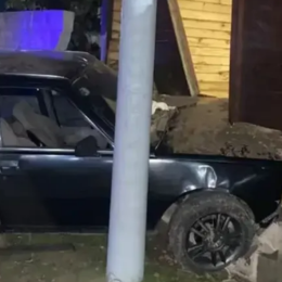 VIDEO: Manejaba alcoholizado, chocó contra una casa y atropelló a una adolescente en Salta
