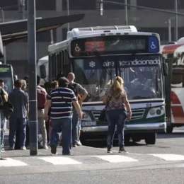 ¿Paro de colectivos? Las consecuencias de la suba del gasoil en el transporte