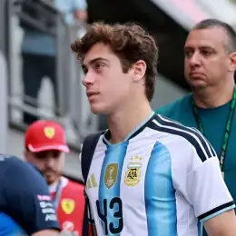 ¡Está en casa! Colapinto visitó las calles de Buenos Aires en la previa de la exhibición