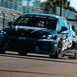 TCR South America: Reis/Fraga cerraron el viernes del Súper Challenge en Interlagos