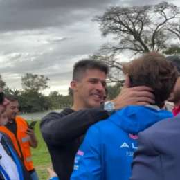 F1: ¡Ahora sí, Misil! El cálido saludo entre Colapinto y Rossi previo al Road Show en Buenos Aires