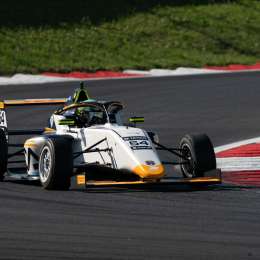 F4 Italiana: Federico Díaz remontó y sumó los primeros puntos para el Alpha 54 Racing