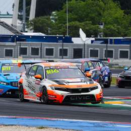 TCR World Tour: Esteban Guerrieri va a Valencia con la intención de prenderse en el campeonato