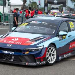 TCR South America: "Estamos lejos de nuestro objetivo", el lamento de Girolami tras la Carrera 1 en Velocitta