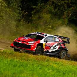 WRC: Ogier fue el más regular y terminó como líder la segunda jornada del Rally de Finlandia