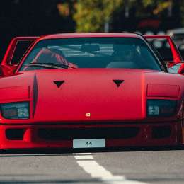 ¡Aura pura! La increíble coincidencia que tiene Lewis Hamilton con la icónica Ferrari F40 con la que llego a Monza
