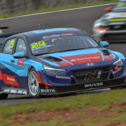 Néstor Girolami ganó la segunda carrera del TCR South America en Posadas