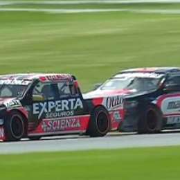 La gran maniobra de Santero sobre Canapino para arrebatarle la segunda serie del TC Pick Up en La Plata