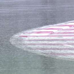 Bottas se impuso en un entrenamiento pasado por agua