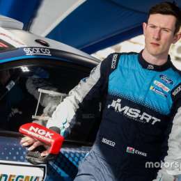 Elfyn Evans se pierde Finlandia por una lesión en la espalda