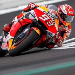 Marquez y Rossi en primera fila