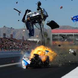 Video: Espectacular accidente en una carrera de NHRA