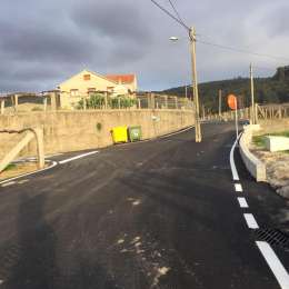 Asfaltar caminos trae bienestar, si no hay obstáculos