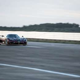 El auto más rápido del mundo llegó a 437 km/h