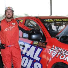 Toby Price debuta en pista de asfalto con una Mitsubishi L200