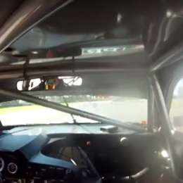 Fuerte golpe contra la pared