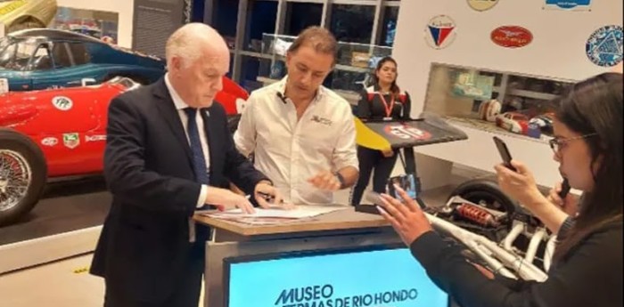 Firman Convenio entre el Museo JMF y Autódromo Termas de Río Hondo