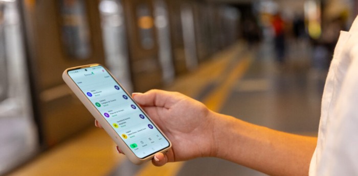 Emova lanzó su nueva aplicación para viajar en Subte