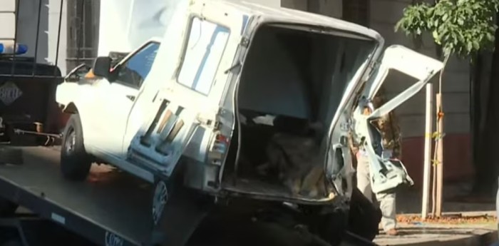 Fatal accidente en Villa Luro: el Tren Sarmiento arrolló una camioneta y murió uno de sus ocupantes