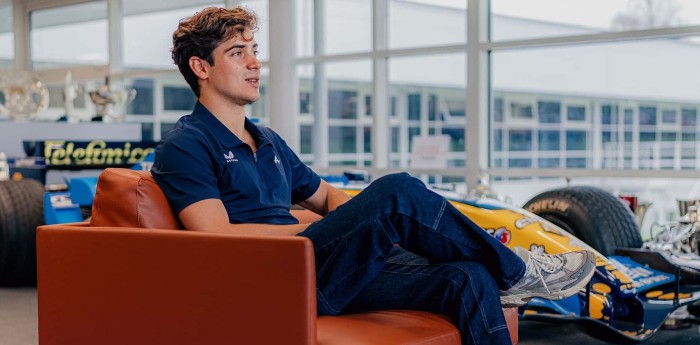 F1: Colapinto se mostró con los autos históricos de Alpine y mandó un mensaje para los fanáticos