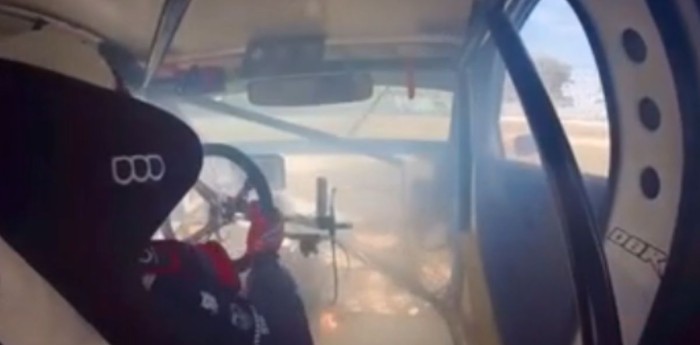 TN APAT: ¡Increíble! Se le prendió fuego el interior del auto en plena recta y no sufrió daños