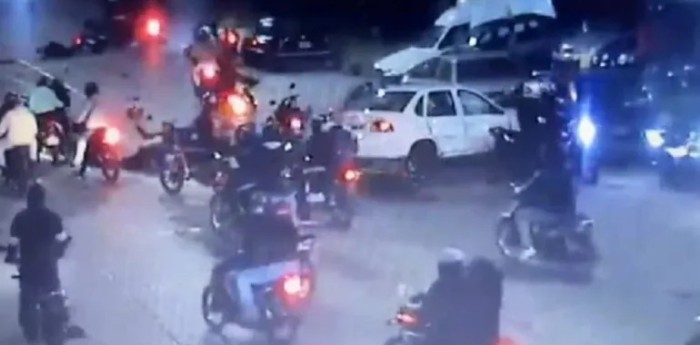 Choque múltiple: un muerto y seis heridos por el impacto de un auto contra una caravana de motos en Mar de Plata.