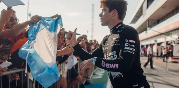 F1: ¡Un muñeco con la cara de Colapinto y la camiseta de Maradona! El color de los hinchas argentinos en Hungría