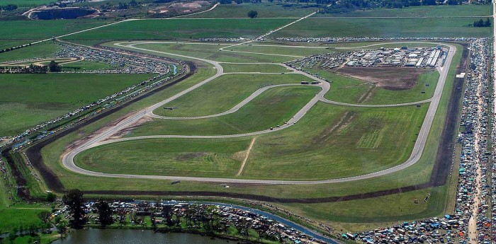 El autódromo de Olavarría recibió la visita de Roberto Argento