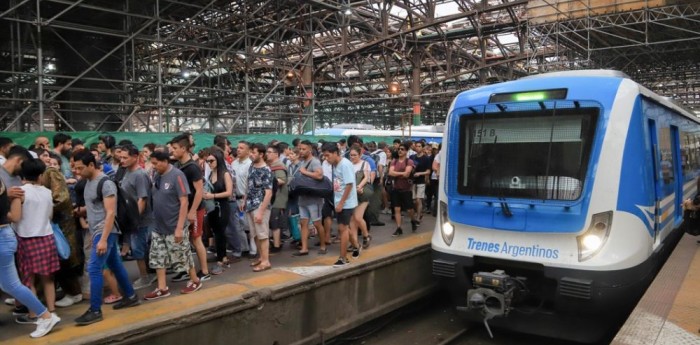 Paro de trenes por 24 horas: hay demoras y las formaciones circulan a 30 km/h
