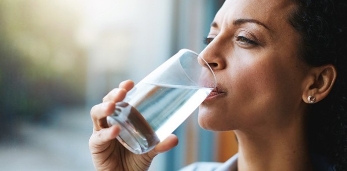 Salud y bienestar: ¿Por qué la hidratación es la clave olvidada de tu energía, piel y mente?