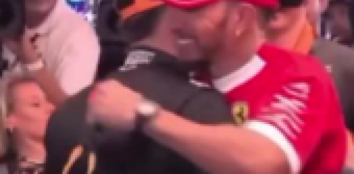 F1: ¡Abrazo de campeones! El sentido saludo de Hamilton a Norris en Abu Dhabi