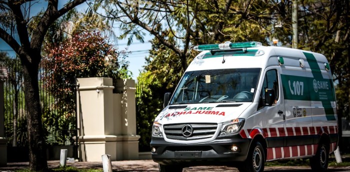 Accidente fatal en Nueva Pompeya: murió un motociclista luego de chocar contra un camión