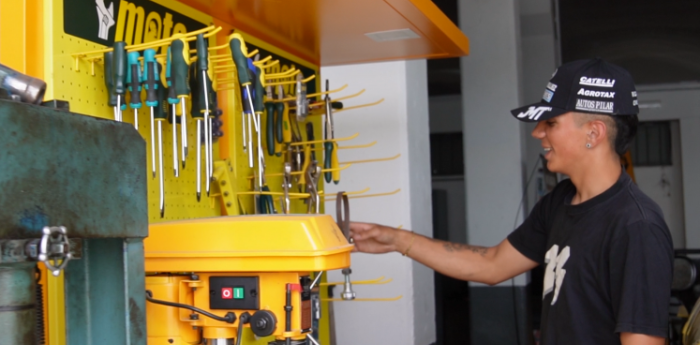 El joven que sueña en grande: de la escuela técnica al Turismo Carretera