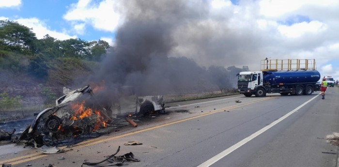 Brutal tragedia en Brasil: murieron 11 personas por un choque frontal entre dos camionetas