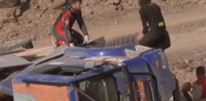 Dakar 2026: ¡Impresionante! Así recuperaron un camión que volcó en la Etapa 3