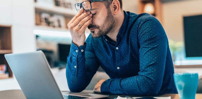 La fatiga tecnológica: por qué estamos desconectándonos. Minimalismo digital y el creciente rechazo al hiperconsumo de pantallas