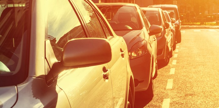 ¿Cómo viajar fresco y gastar menos combustible?