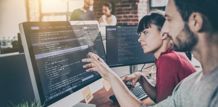 El reskilling como negocio: quién capacita y quién paga la reconversión laboral