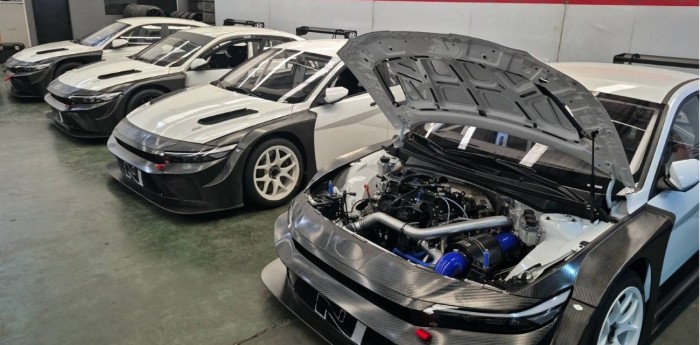 TCR South America: llegaron a Argentina los cuatro Hyundai Elantra de cara a su debut en Curvelo