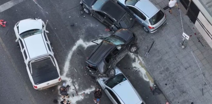 Impactantes imágenes de un choque entre siete autos en Quilmes