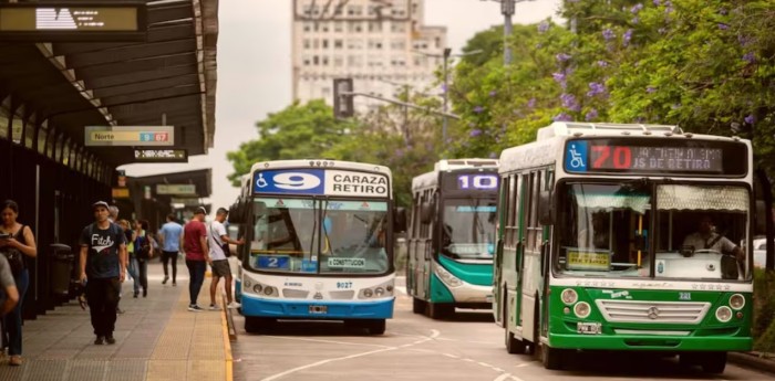 Aumenta el transporte publico en el AMBA: ¿Cuánto costará viajar en subte y colectivo en abril?