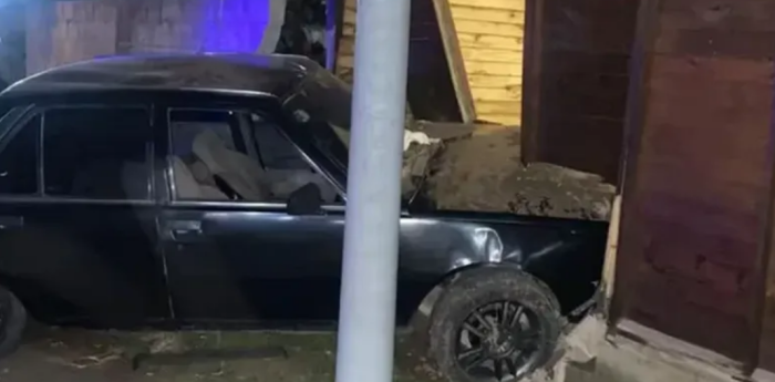 VIDEO: Manejaba alcoholizado, chocó contra una casa y atropelló a una adolescente en Salta