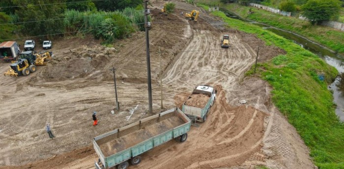 ¿Qué obra se está realizando en la Autopista La Plata-Buenos Aires y cómo avanza?