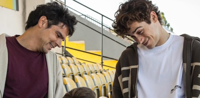 El tierno gesto de Colapinto con un pequeño fanático: “Le dedicó tiempo como si no hubiera nadie más en el autódromo”